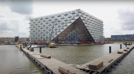 floating solar zonnepark sluishuis amsterdam ijburg