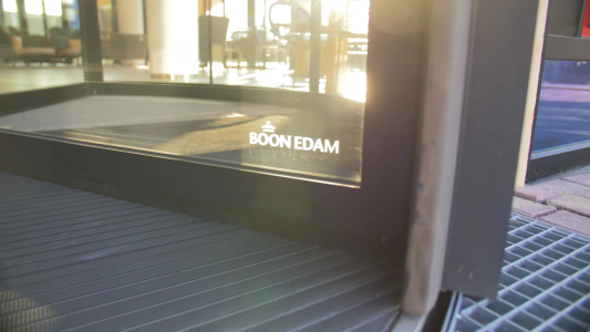 boon edam inntel hotel den haag marina beach draaideur