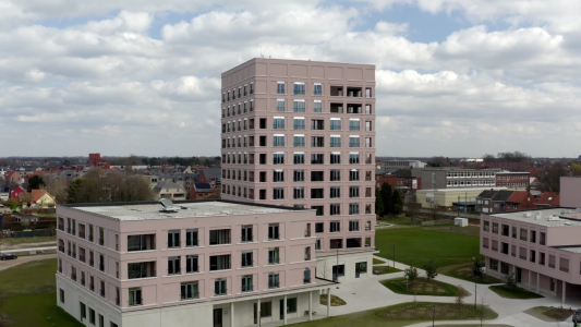 clt-s clt gebouw geel