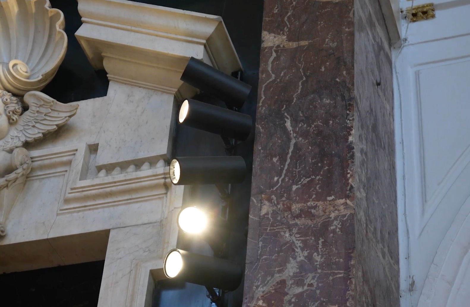 LED-verlichting door Exterus bij Borromeuskerk Antwerpen (video)