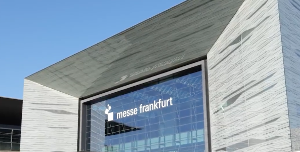 Buitenkant van Messe Frankfurt gebouw